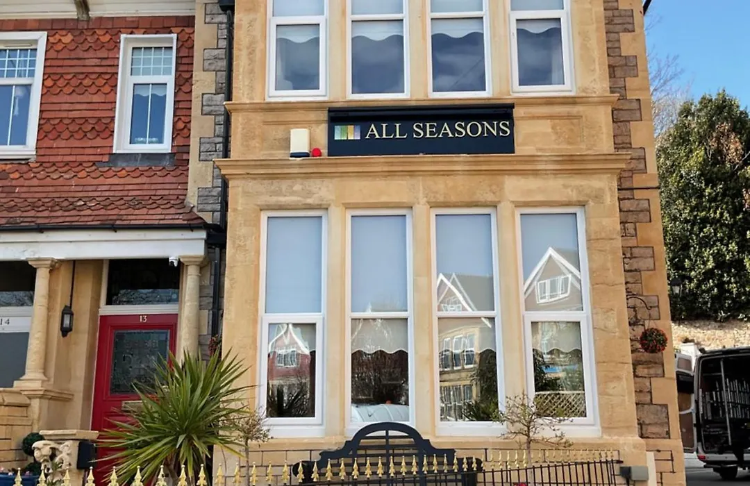 All Seasons Bed & Breakfast - Adults Only-1